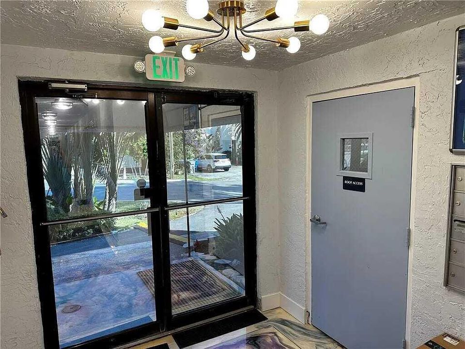 For Rent: $1,800 (1 beds, 1 baths, 662 Square Feet)