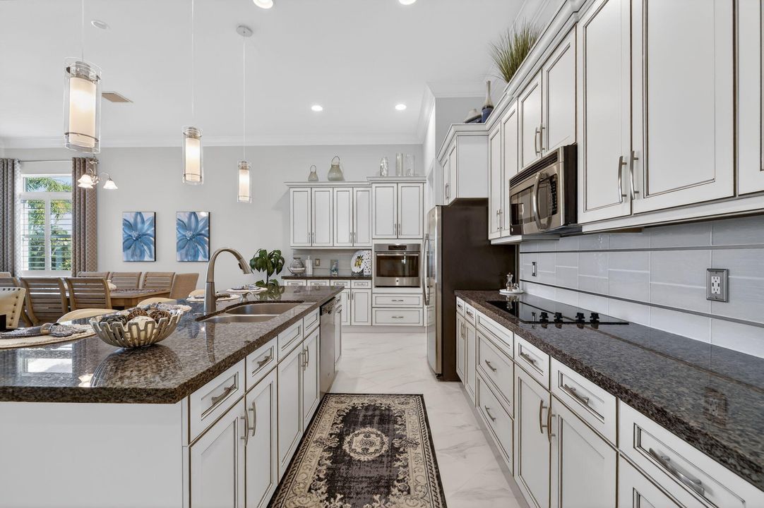 待售: $569,000 (2 贝兹, 2 浴室, 1932 平方英尺)