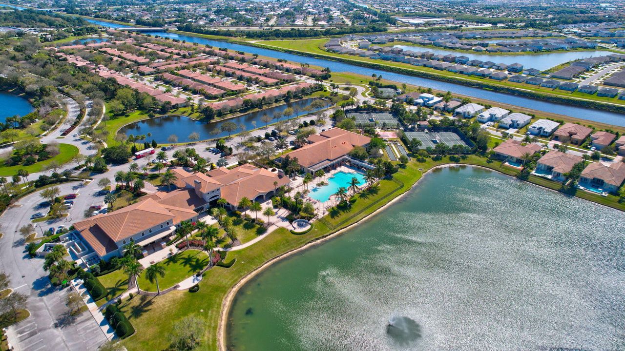 待售: $569,000 (2 贝兹, 2 浴室, 1932 平方英尺)