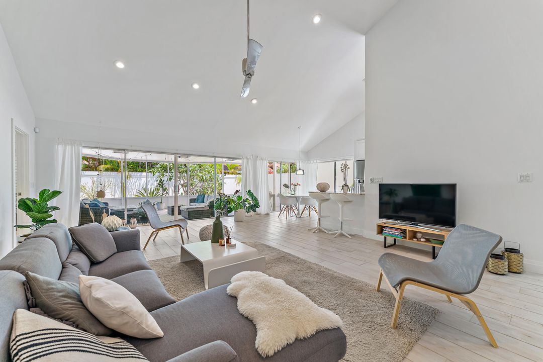 For Rent: $10,000 (3 beds, 2 baths, 1889 Square Feet)