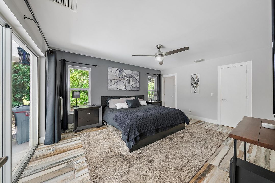 合同活跃: $1,235,000 (4 贝兹, 3 浴室, 2312 平方英尺)