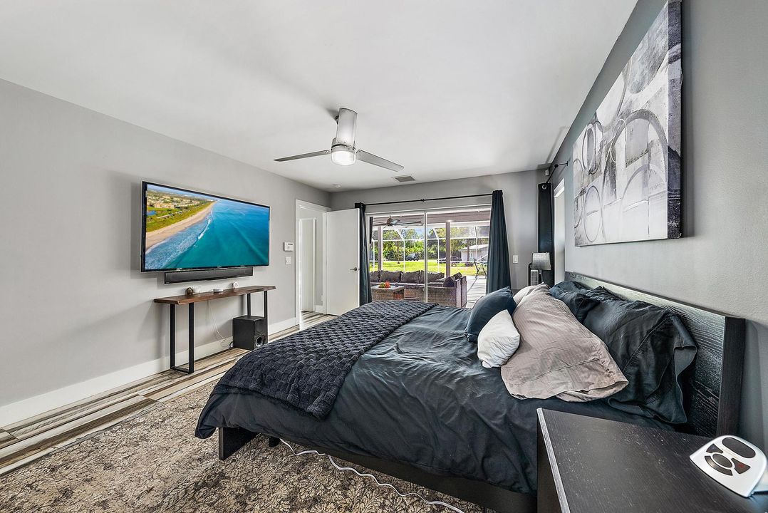 合同活跃: $1,235,000 (4 贝兹, 3 浴室, 2312 平方英尺)