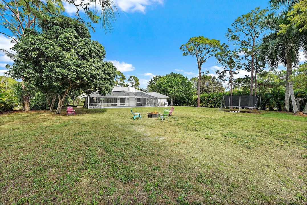 合同活跃: $1,235,000 (4 贝兹, 3 浴室, 2312 平方英尺)