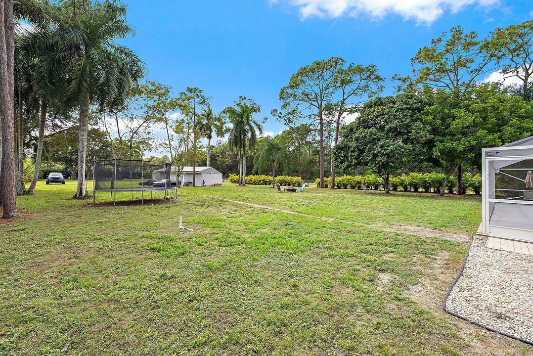 合同活跃: $1,235,000 (4 贝兹, 3 浴室, 2312 平方英尺)