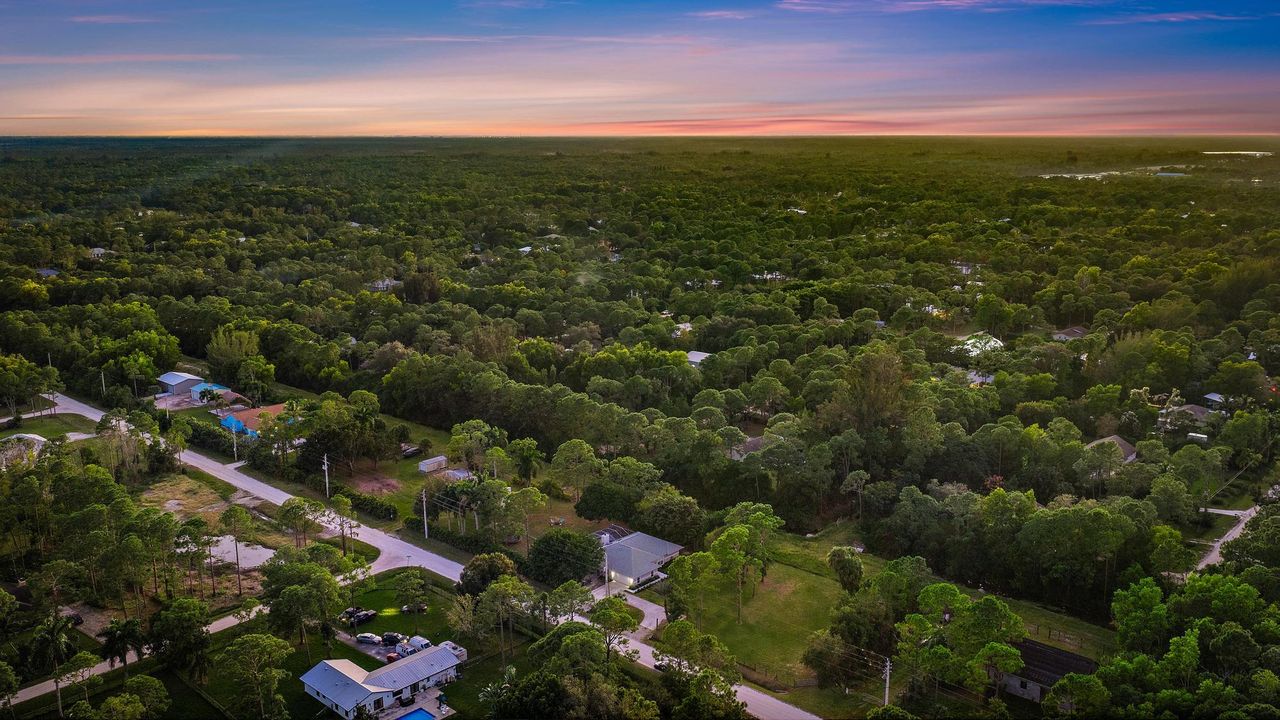 合同活跃: $1,235,000 (4 贝兹, 3 浴室, 2312 平方英尺)