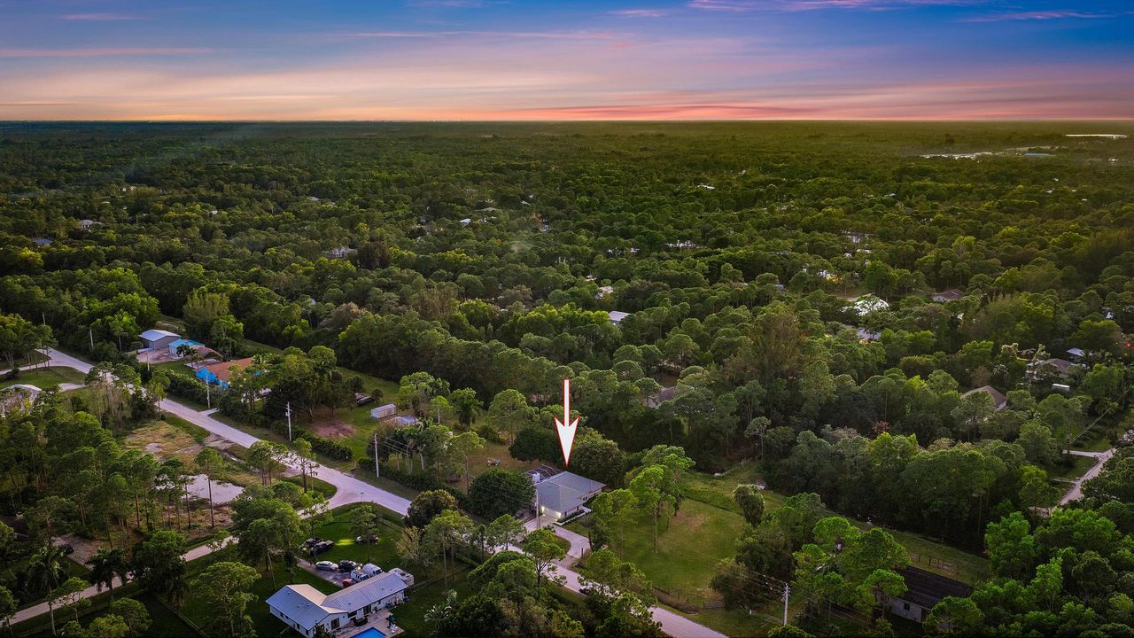 合同活跃: $1,235,000 (4 贝兹, 3 浴室, 2312 平方英尺)