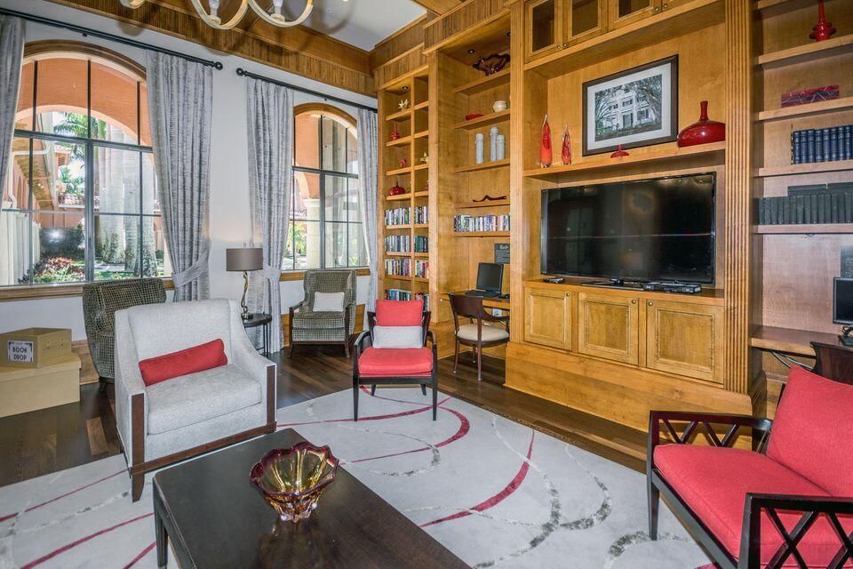 En Venta: $515,000 (2 camas, 2 baños, 2364 Pies cuadrados)