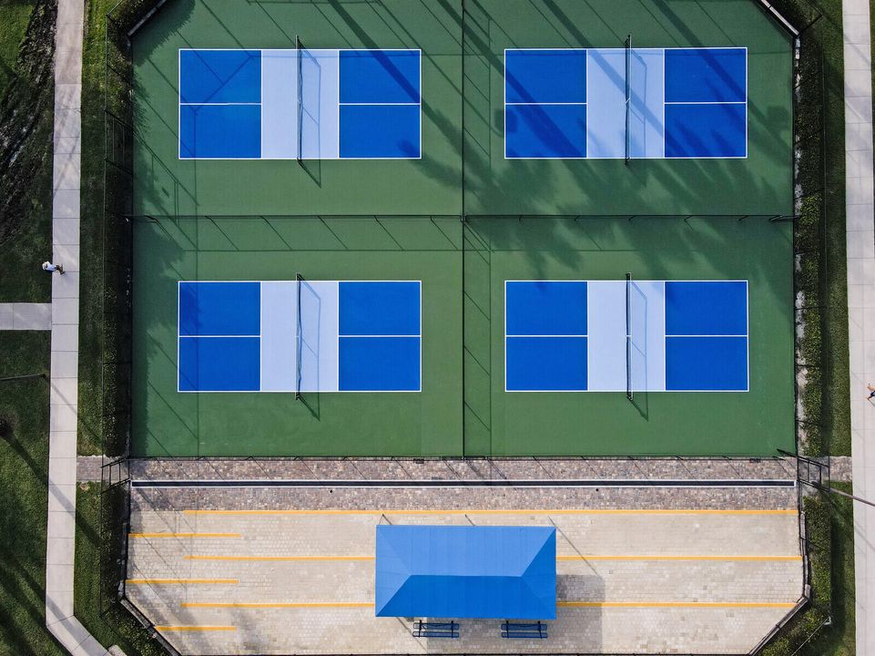 En Venta: $515,000 (2 camas, 2 baños, 2364 Pies cuadrados)