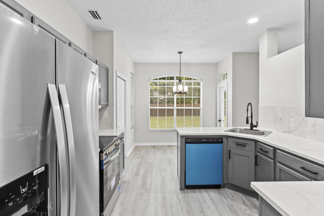 For Sale: $435,000 (3 beds, 2 baths, 1623 Square Feet)