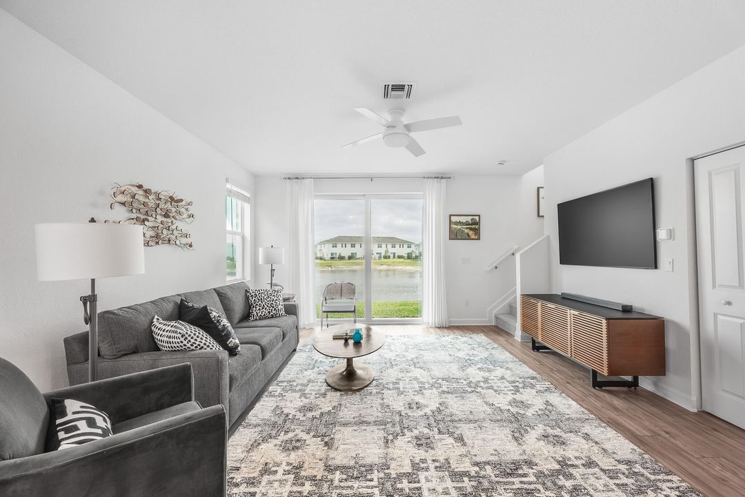 На продажу: $385,000 (3 спален, 2 ванн, 1821 Квадратных фут)