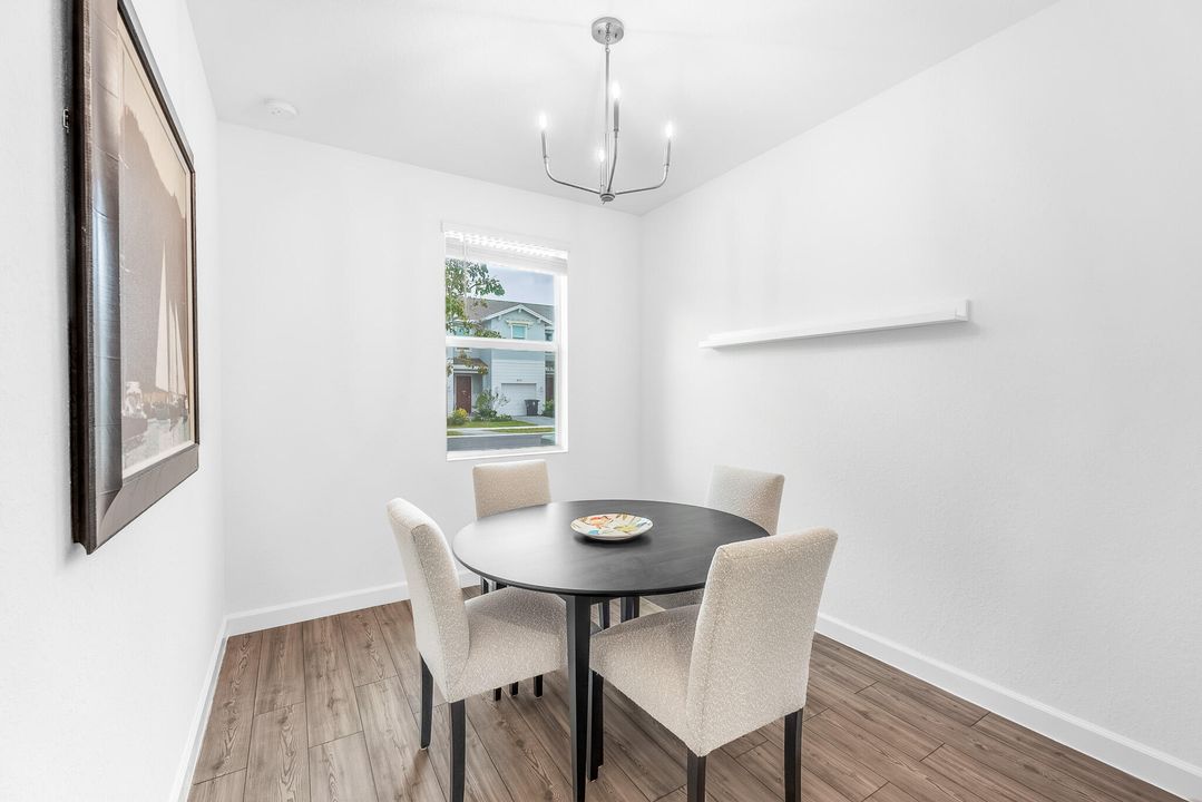 На продажу: $385,000 (3 спален, 2 ванн, 1821 Квадратных фут)