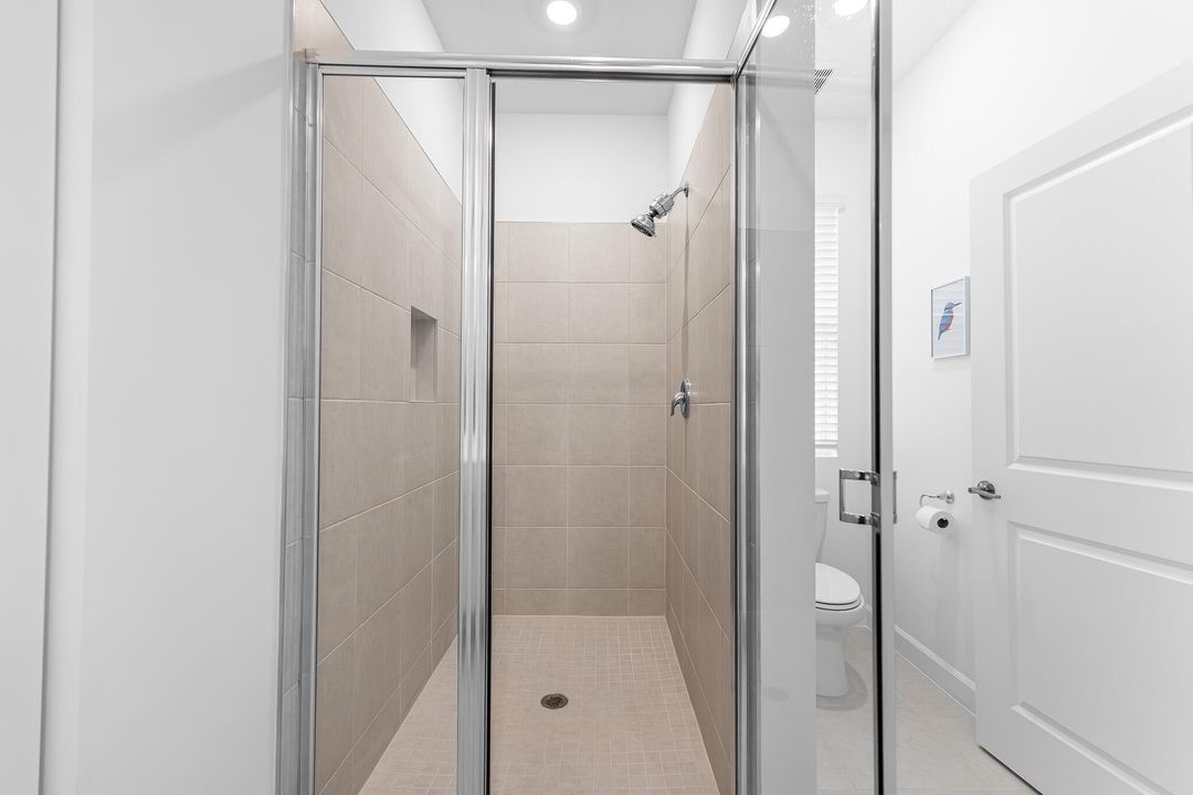 На продажу: $385,000 (3 спален, 2 ванн, 1821 Квадратных фут)