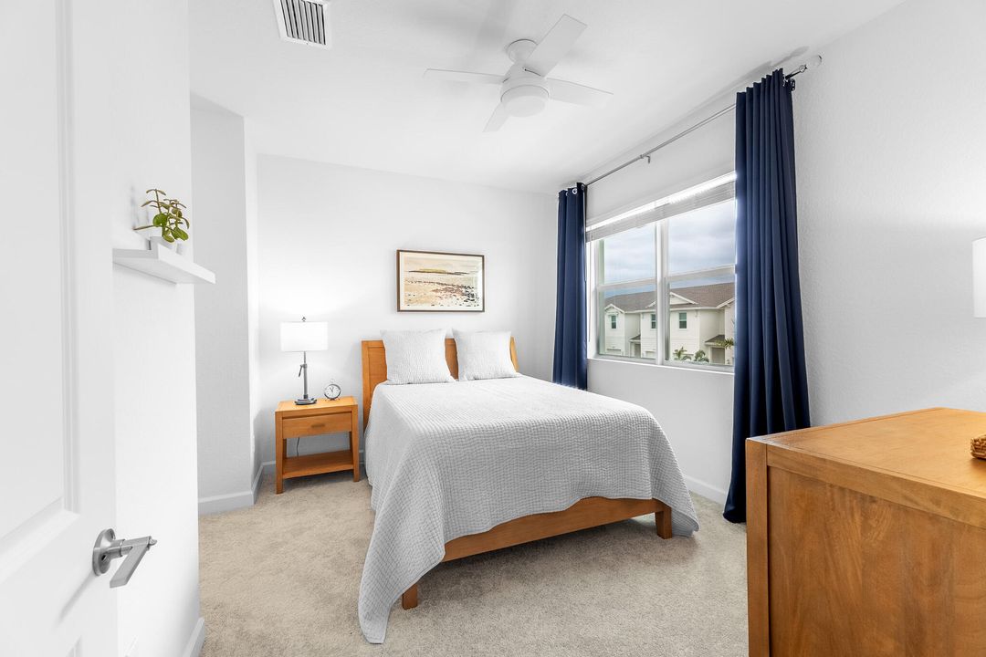 На продажу: $385,000 (3 спален, 2 ванн, 1821 Квадратных фут)