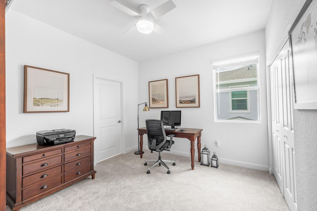 На продажу: $385,000 (3 спален, 2 ванн, 1821 Квадратных фут)