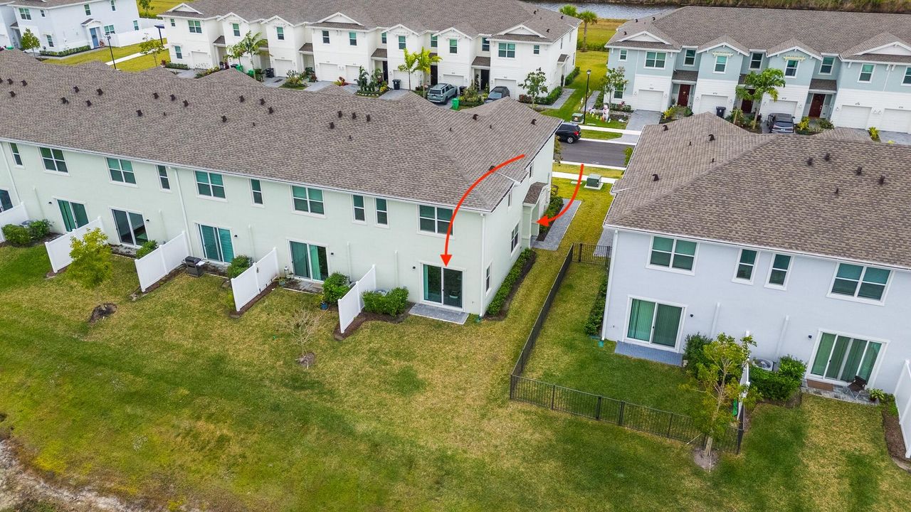 На продажу: $385,000 (3 спален, 2 ванн, 1821 Квадратных фут)