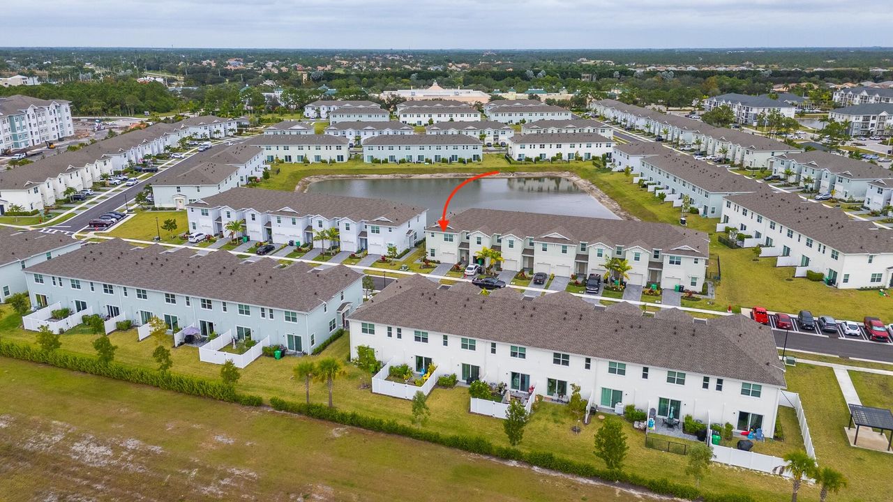 На продажу: $385,000 (3 спален, 2 ванн, 1821 Квадратных фут)