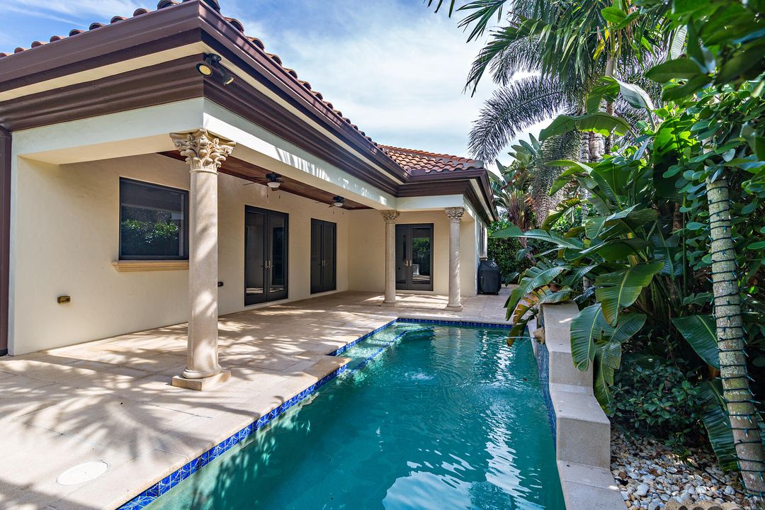 En Venta: $3,895,000 (4 camas, 2 baños, 2634 Pies cuadrados)