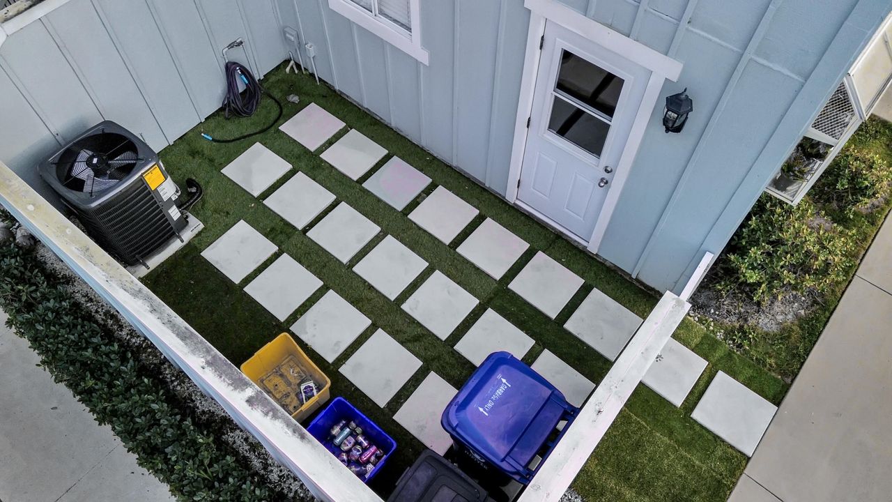 For Sale: $360,000 (2 beds, 2 baths, 1254 Square Feet)