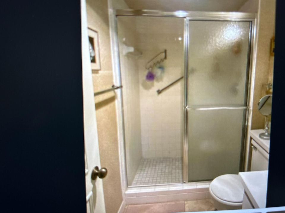 For Sale: $195,000 (2 beds, 2 baths, 1017 Square Feet)