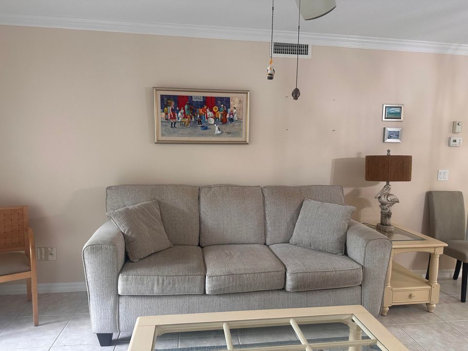 For Rent: $2,800 (2 beds, 2 baths, 1044 Square Feet)