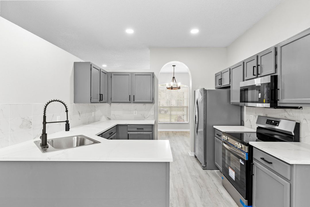 For Sale: $435,000 (3 beds, 2 baths, 1623 Square Feet)