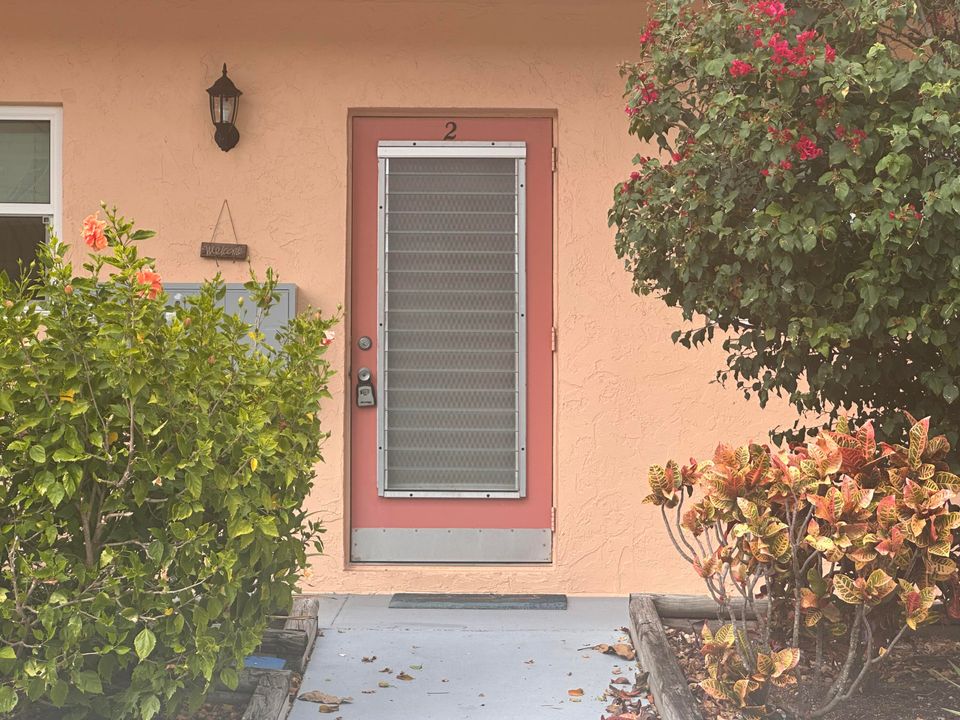 For Rent: $2,800 (2 beds, 2 baths, 1044 Square Feet)