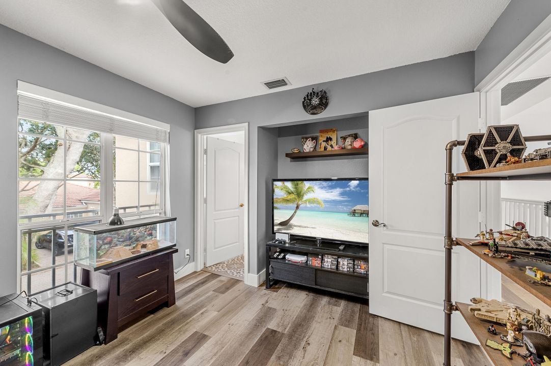 For Sale: $869,999 (3 beds, 2 baths, 2093 Square Feet)