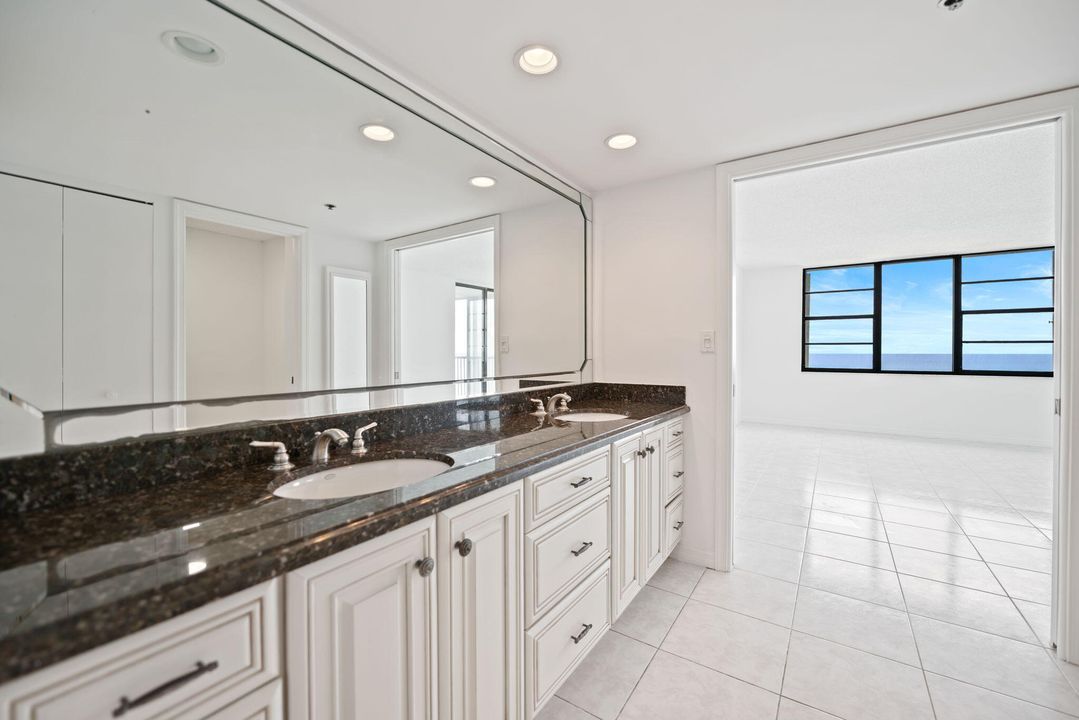 На продажу: $770,000 (2 спален, 2 ванн, 1295 Квадратных фут)