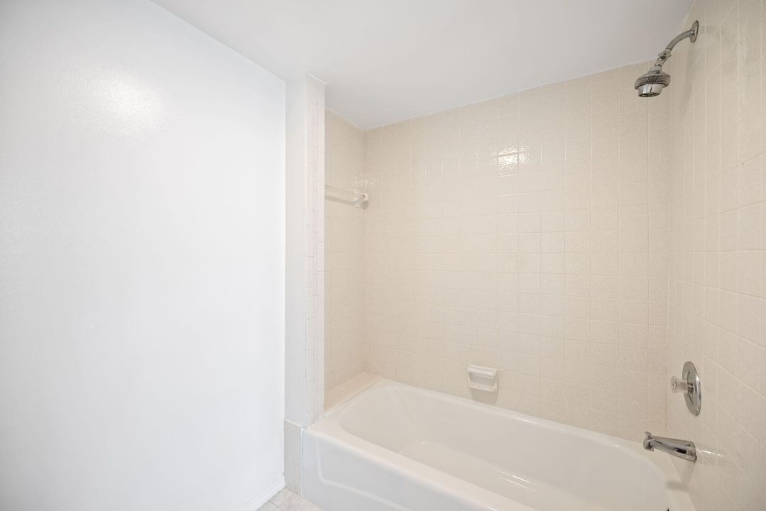 На продажу: $770,000 (2 спален, 2 ванн, 1295 Квадратных фут)