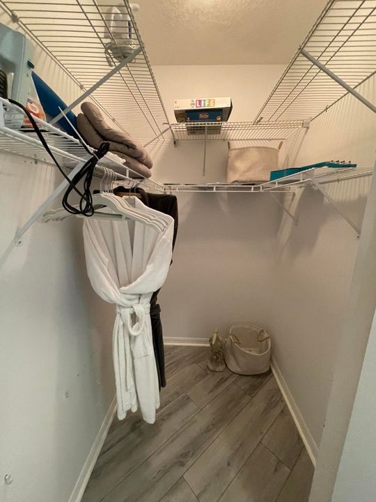 出租: $1,800 (1 贝兹, 1 浴室, 850 平方英尺)