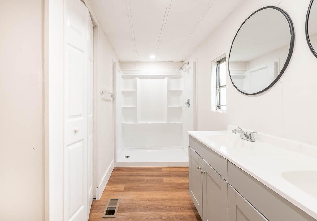 For Rent: $2,750 (4 beds, 2 baths, 1344 Square Feet)