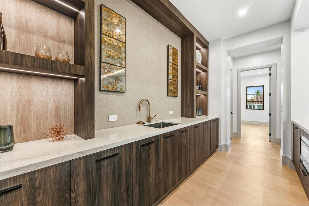 На продажу: $7,150,000 (6 спален, 6 ванн, 5845 Квадратных фут)