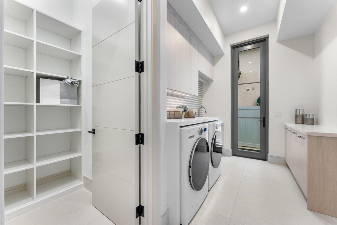 На продажу: $7,150,000 (6 спален, 6 ванн, 5845 Квадратных фут)