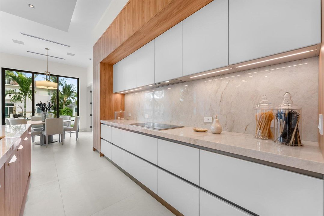 На продажу: $7,150,000 (6 спален, 6 ванн, 5845 Квадратных фут)