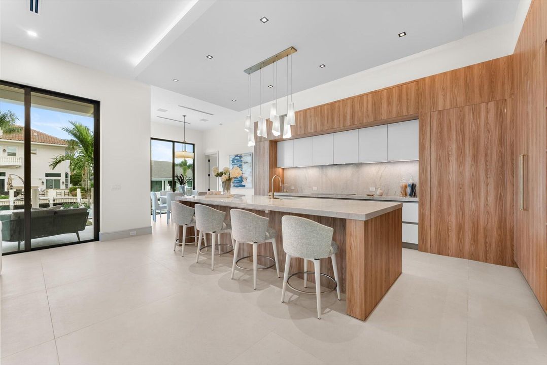 На продажу: $7,150,000 (6 спален, 6 ванн, 5845 Квадратных фут)