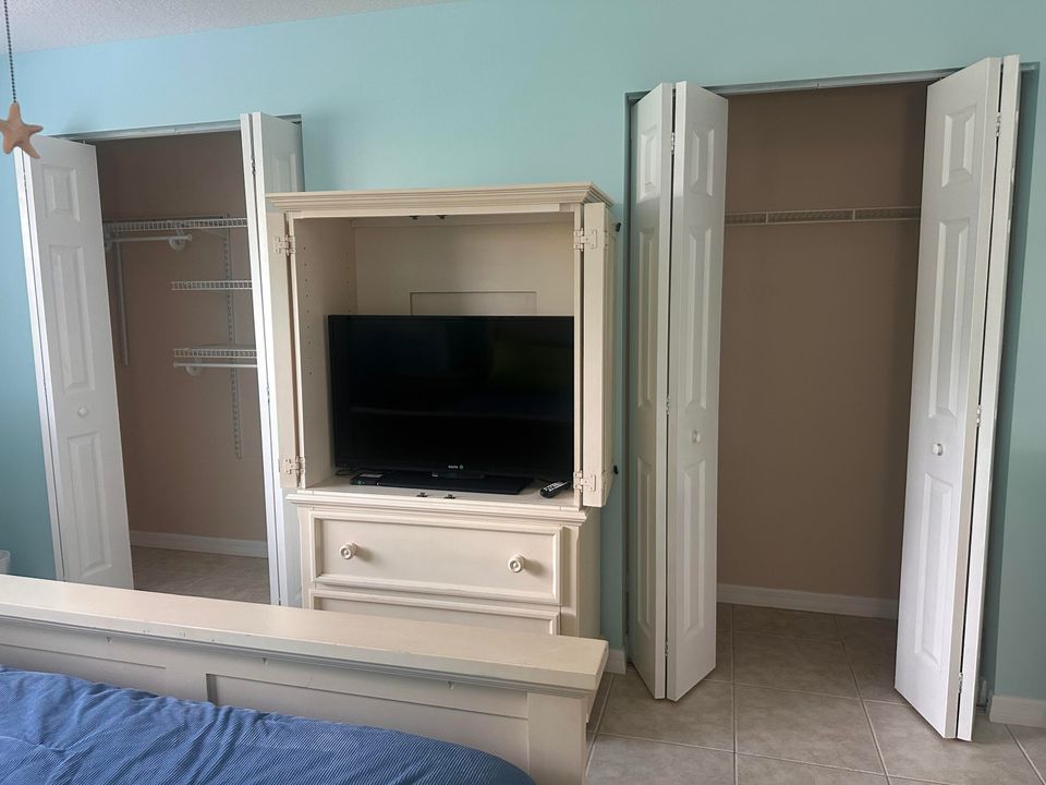 For Rent: $2,800 (2 beds, 2 baths, 1044 Square Feet)