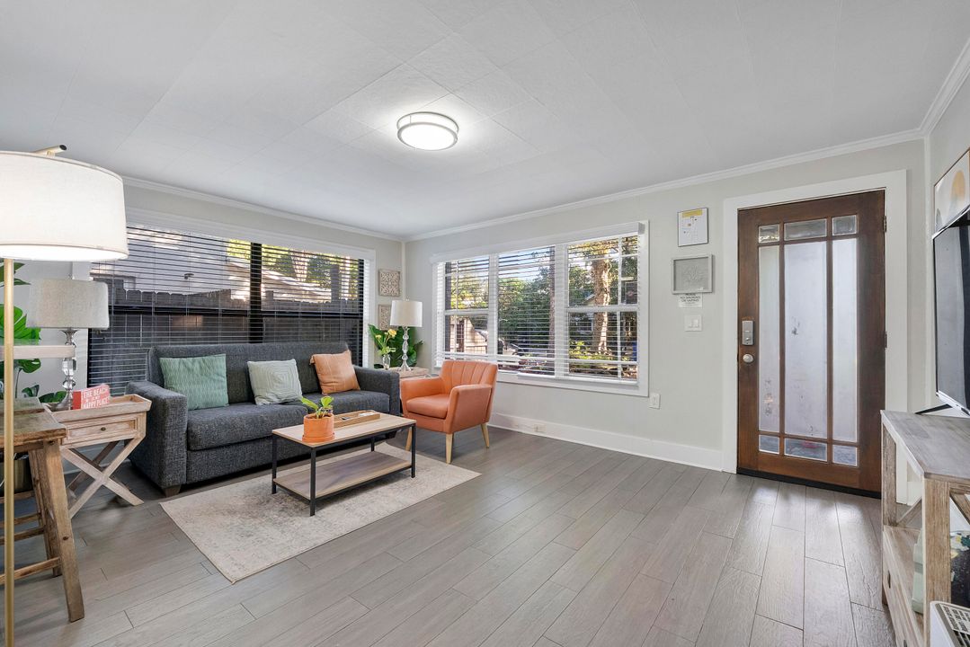 Activo con contrato: $2,000 (1 camas, 1 baños, 850 Pies cuadrados)