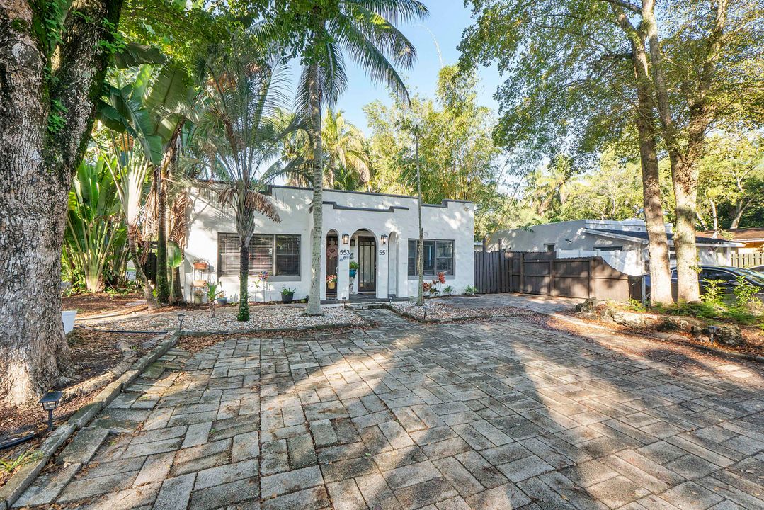 Activo con contrato: $2,000 (1 camas, 1 baños, 850 Pies cuadrados)