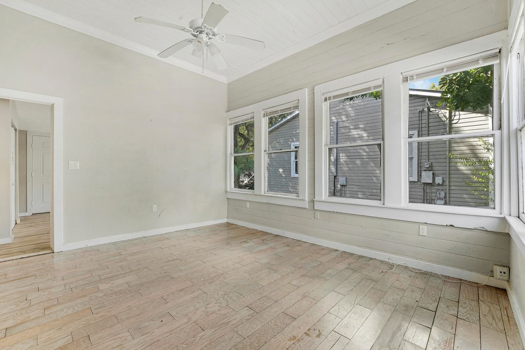 For Sale: $474,900 (3 beds, 3 baths, 2098 Square Feet)