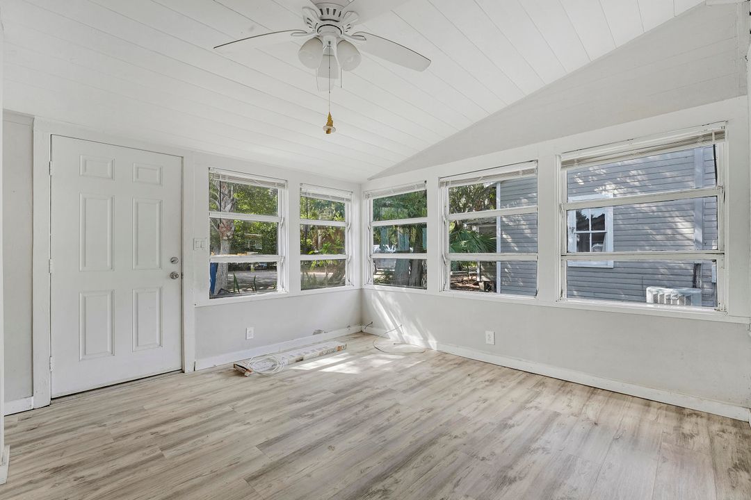 For Sale: $474,900 (3 beds, 3 baths, 2098 Square Feet)