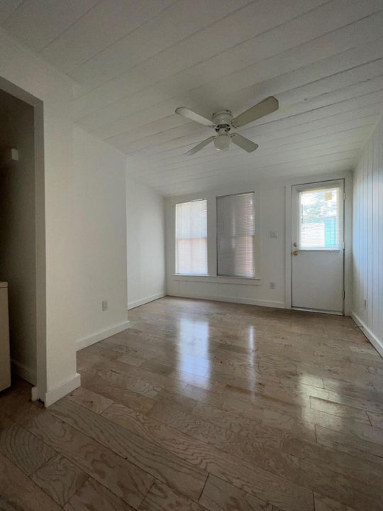 For Sale: $474,900 (3 beds, 3 baths, 2098 Square Feet)