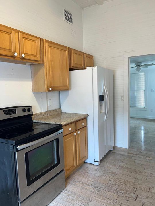 For Sale: $474,900 (3 beds, 3 baths, 2098 Square Feet)