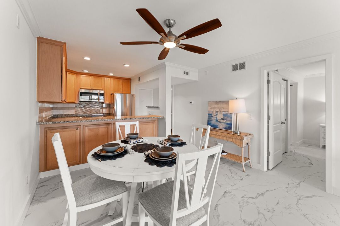 For Sale: $350,000 (1 beds, 1 baths, 740 Square Feet)