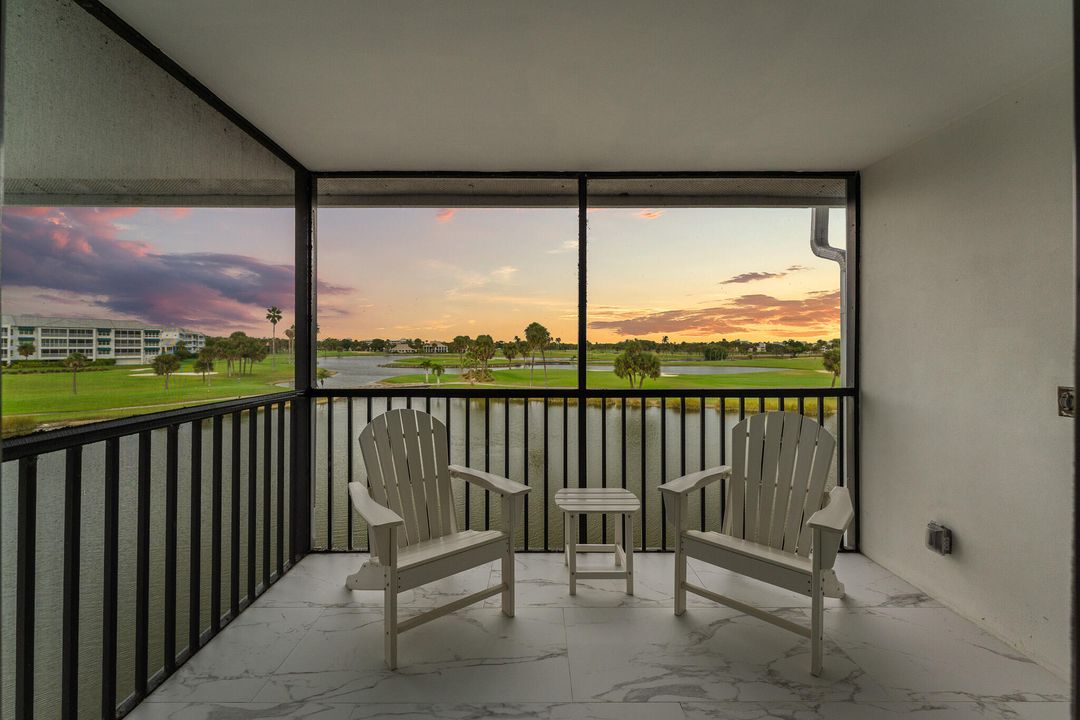 For Sale: $350,000 (1 beds, 1 baths, 740 Square Feet)