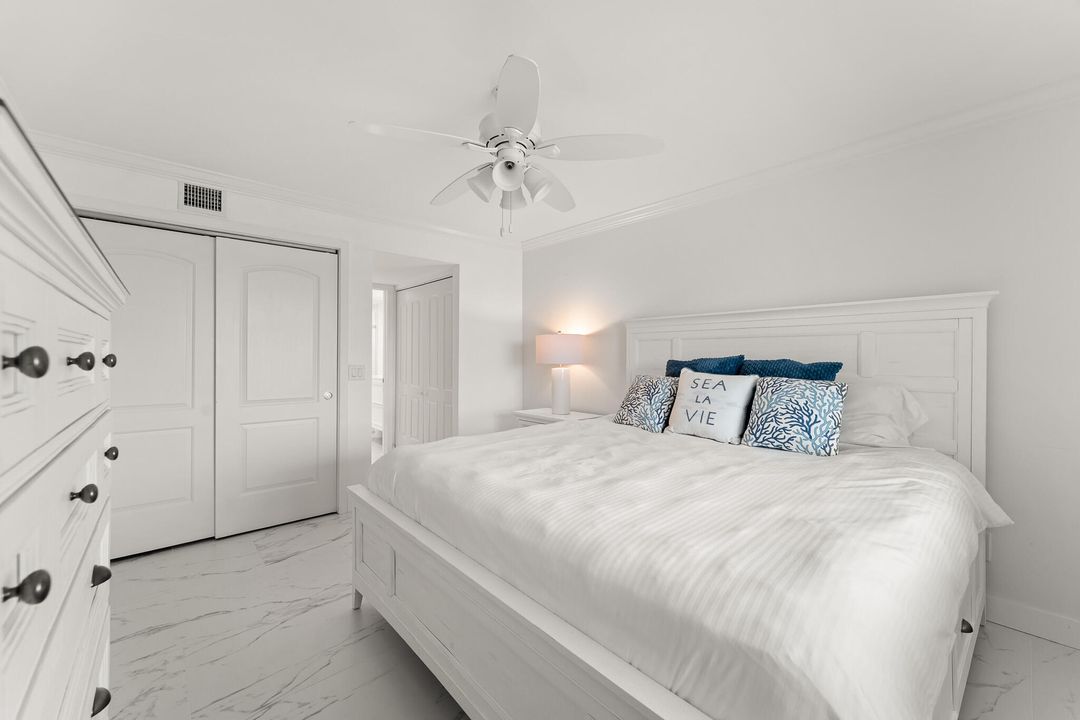 For Sale: $350,000 (1 beds, 1 baths, 740 Square Feet)