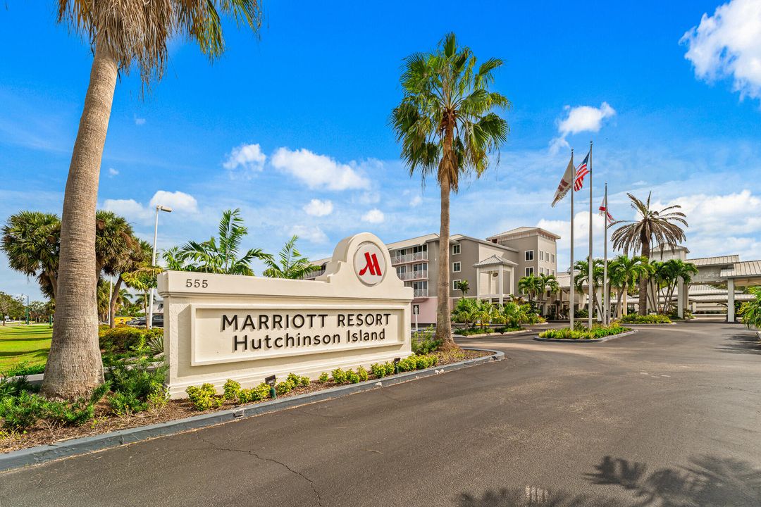 For Sale: $350,000 (1 beds, 1 baths, 740 Square Feet)