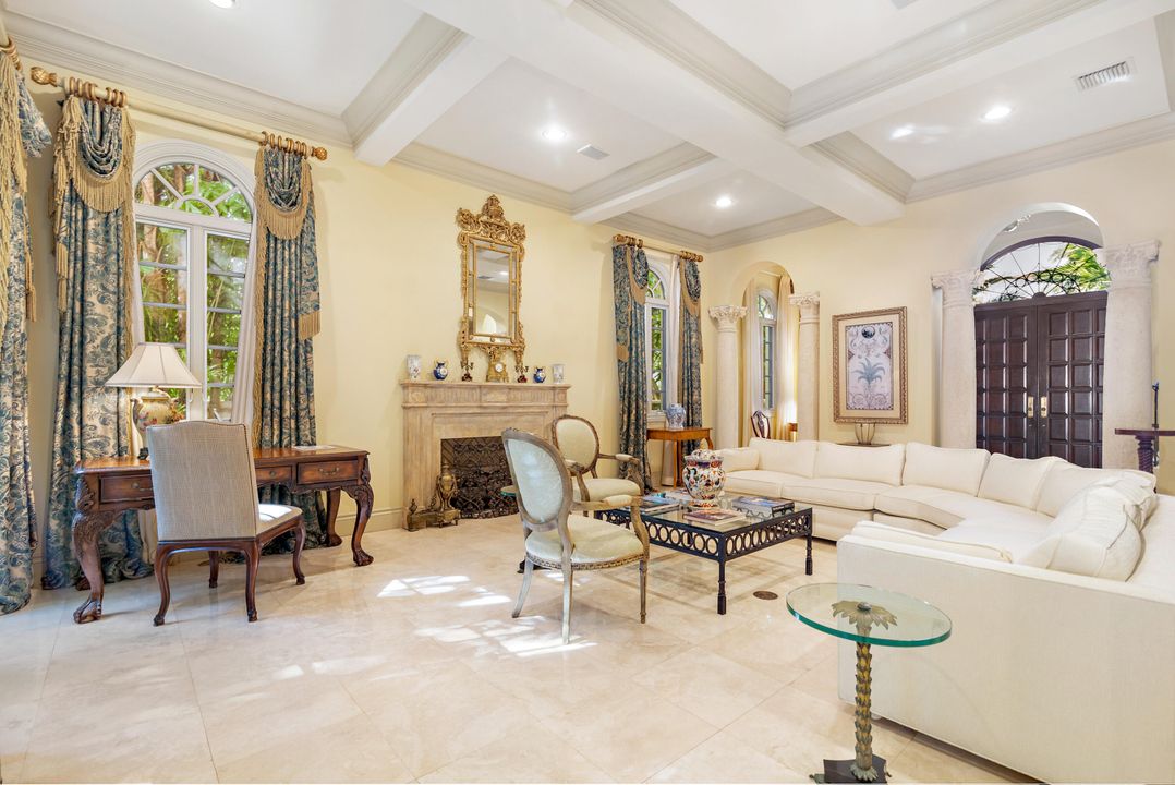 На продажу: $12,900,000 (3 спален, 4 ванн, 4603 Квадратных фут)