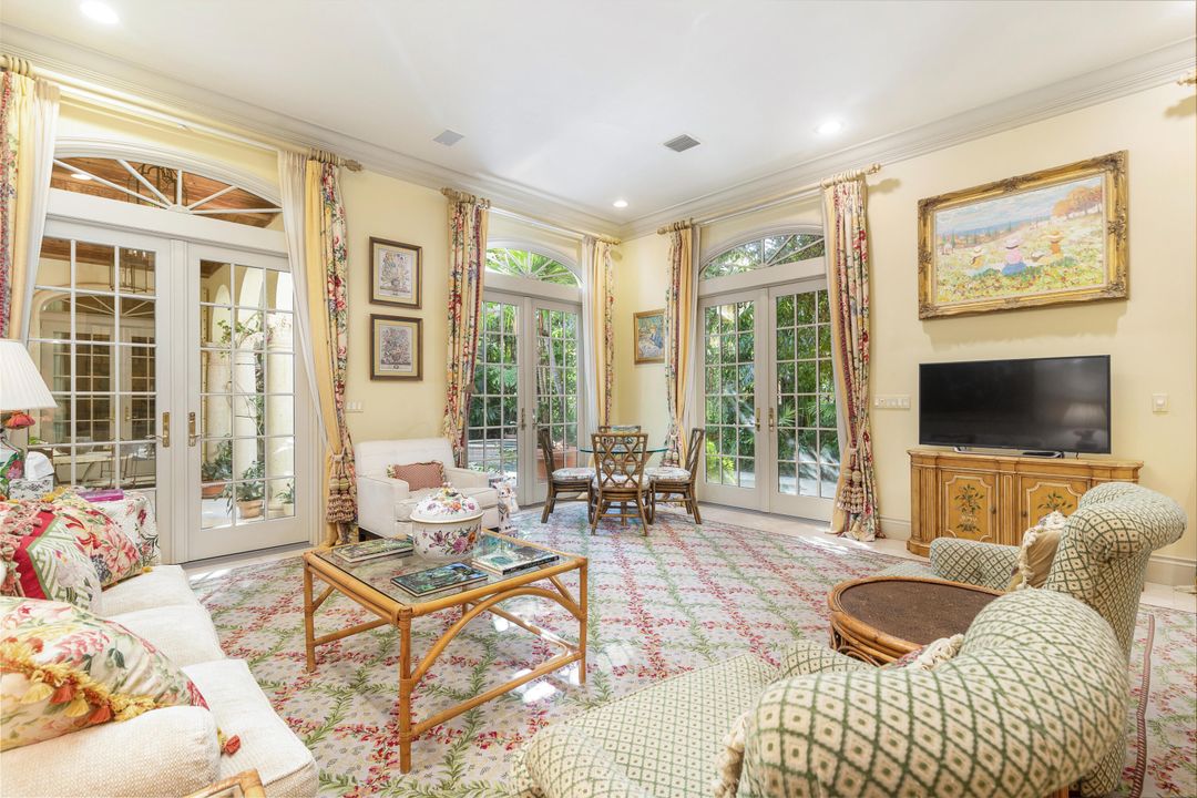 На продажу: $12,900,000 (3 спален, 4 ванн, 4603 Квадратных фут)