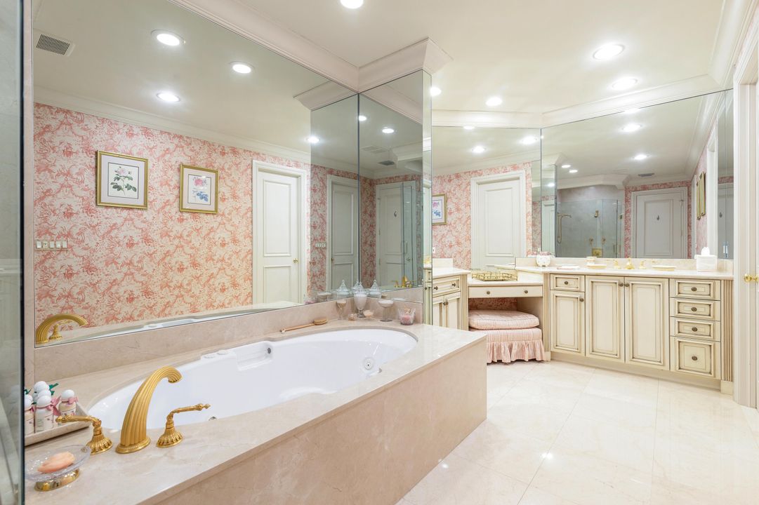 На продажу: $12,900,000 (3 спален, 4 ванн, 4603 Квадратных фут)