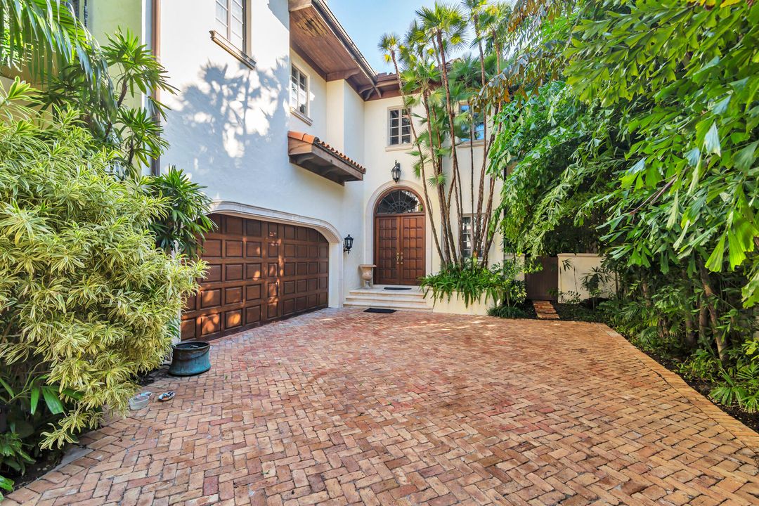 На продажу: $12,900,000 (3 спален, 4 ванн, 4603 Квадратных фут)